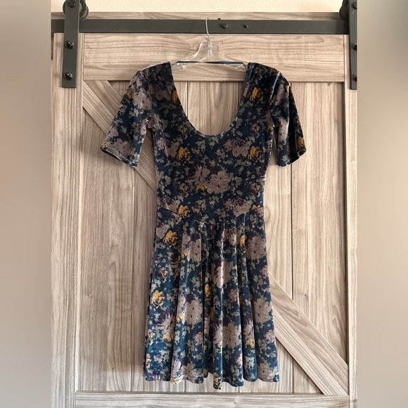 Kimchi Blue Dresses & Skirts - Kimchi Blue Floral Long Sleeve Dress - Blue and Purple